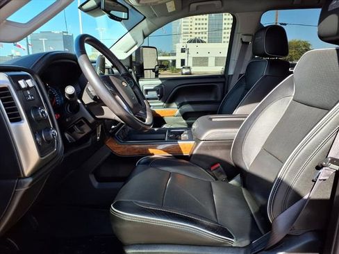 Used 2017 Chevrolet Silverado 2500 High Country w/ Duramax Plus Package image 4