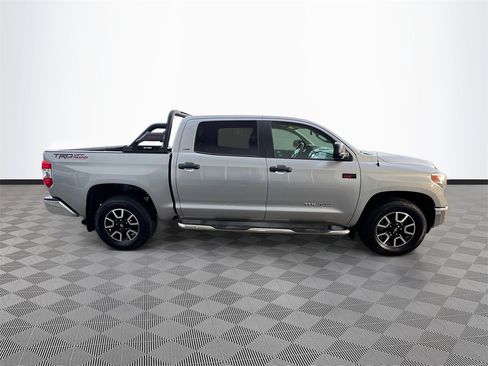 Used 2015 Toyota Tundra SR5 image 8