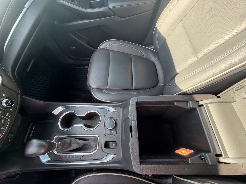 Used 2022 Chevrolet Traverse Premier FWD image 14