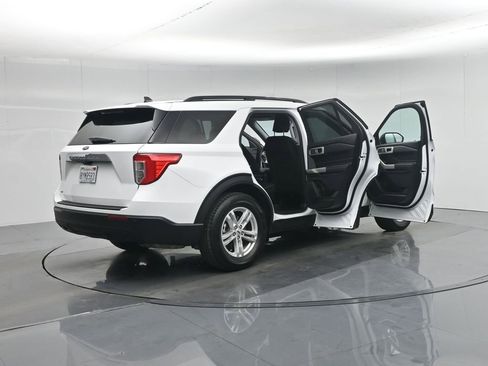 Used 2021 Ford Explorer XLT image 33