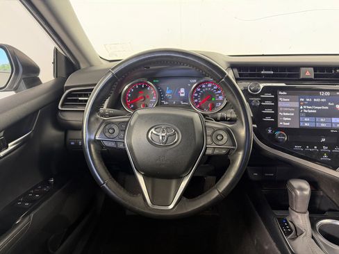 Used 2020 Toyota Camry XSE image 30