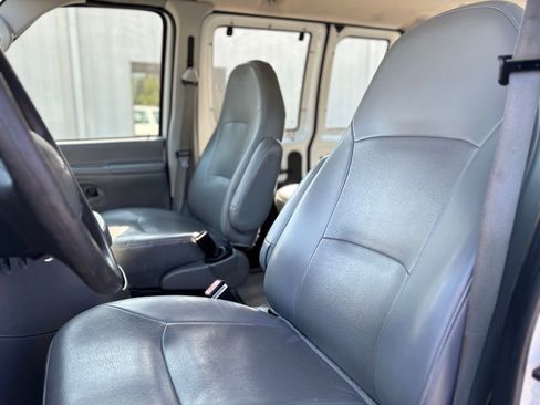 Used 2003 Ford E-350 and Econoline 350 XL RWD image 10