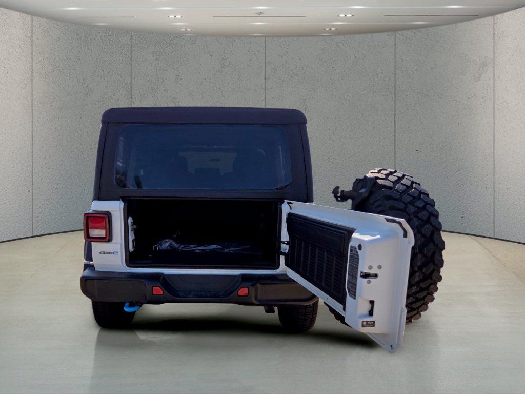 Used 2023 Jeep Wrangler Unlimited AWD/4WD image 25