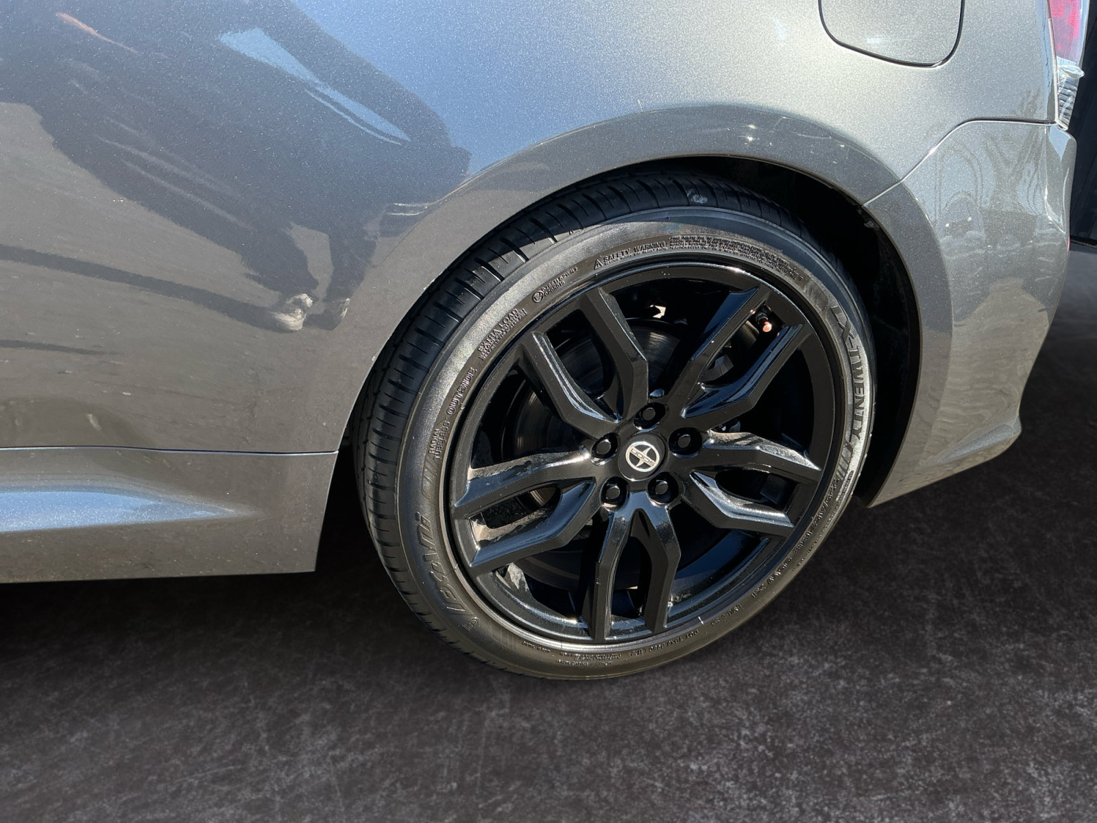 Used 2015 Scion tC FWD image 9