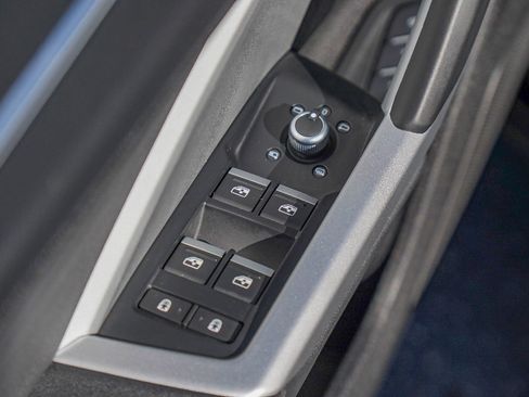 Certified 2025 Audi Q3 2.0T Premium Plus w/ Premium Plus Package image 22