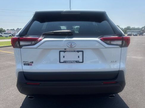 Used 2024 Toyota RAV4 XLE Premium FWD image 5