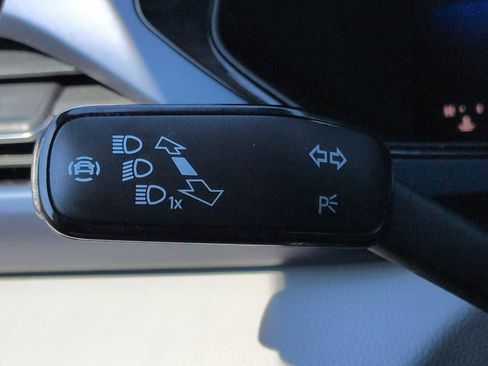 Used 2022 Volkswagen Taos SE w/ IQ.Drive SE Package image 27