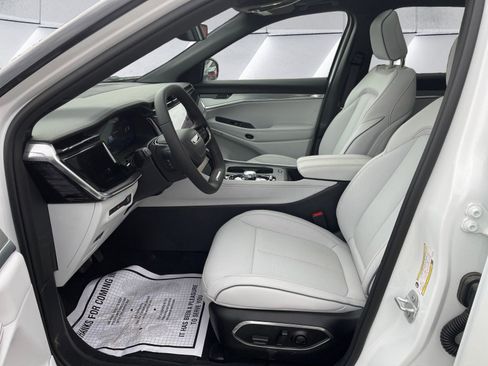 New 2025 Jeep Wagoneer S Limited image 10