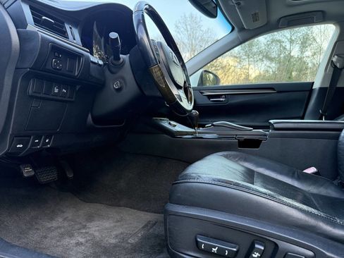 Used 2013 Lexus ES 350 w/ Luxury Pkg image 36