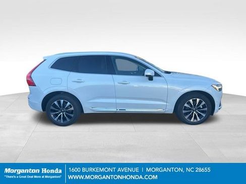 Used 2023 Volvo XC60 B5 Plus image 10