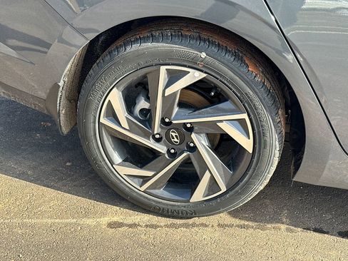New 2025 Hyundai Elantra Sport image 17