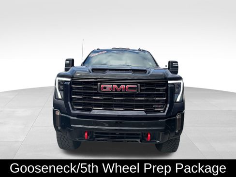 Used 2024 GMC Sierra 2500 AT4X image 2