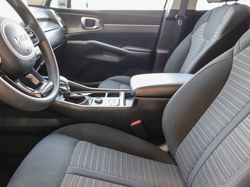 Used 2022 Kia Sorento LX AWD/4WD image 23