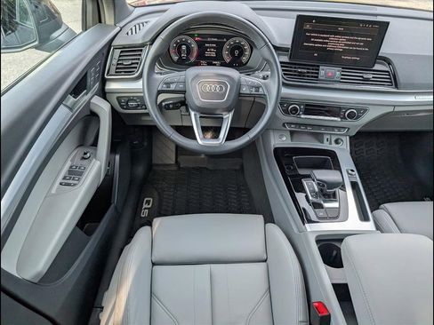 Certified 2025 Audi Q5 2.0T Premium w/ Convenience Plus Package image 9