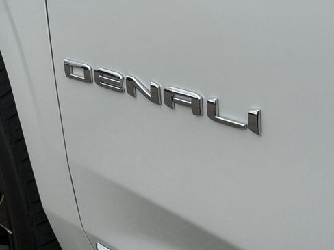 Used 2025 GMC Yukon Denali w/ Denali Reserve Package AWD/4WD image 33