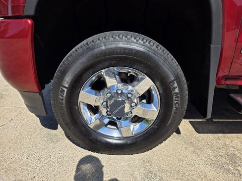 Used 2018 GMC Sierra 3500 Denali w/ Duramax Plus Package AWD/4WD image 10