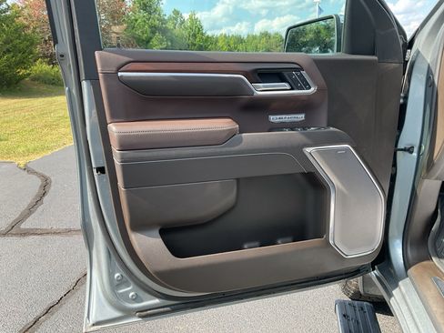 Used 2026 GMC Sierra 1500 Denali w/ Technology Package AWD/4WD image 11