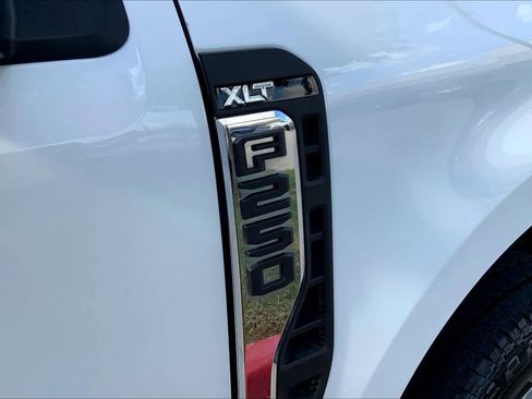 Used 2024 Ford F250 XLT w/ FX4 Off-Road Package image 59