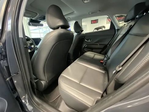 Used 2024 Hyundai Kona Limited image 11