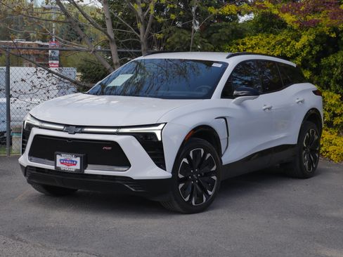 Used 2024 Chevrolet Blazer EV RS AWD/4WD image 2