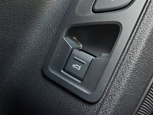 New 2025 Audi Q3 2.0T Premium image 15