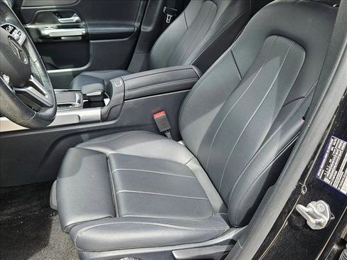 Used 2022 Mercedes-Benz GLB 250 image 14