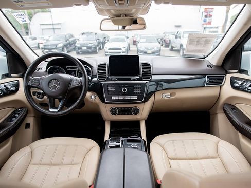 Used 2017 Mercedes-Benz GLE 350 w/ Premium 1 Package image 25