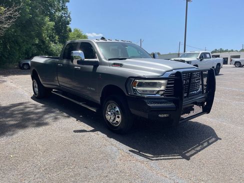 Used 2024 RAM 3500 Laramie AWD/4WD image 9