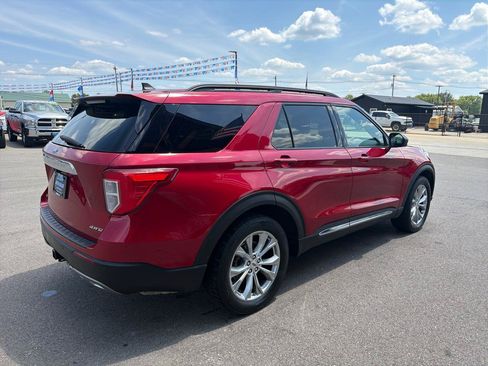 Used 2021 Ford Explorer XLT w/ Equipment Group 202A AWD/4WD image 4
