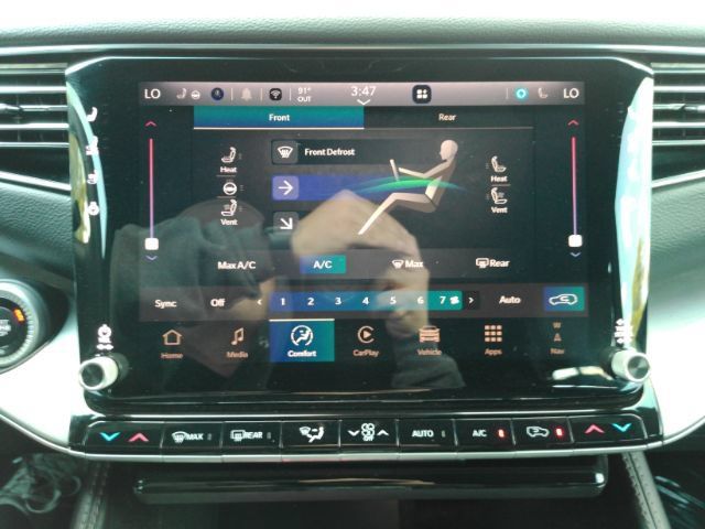 Used 2025 Jeep Wagoneer L Series II AWD/4WD image 48