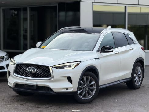 Used 2021 INFINITI QX50 Luxe w/ Cargo Package image 2