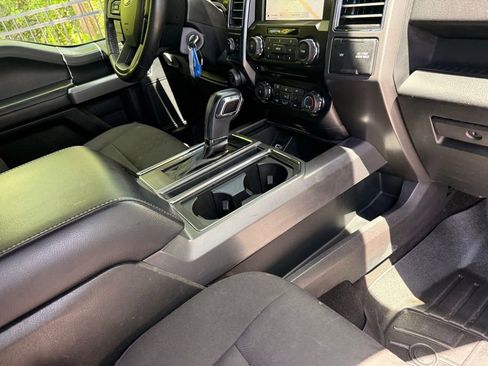 Used 2018 Ford F150 XLT w/ Equipment Group 302A Luxury AWD/4WD image 38