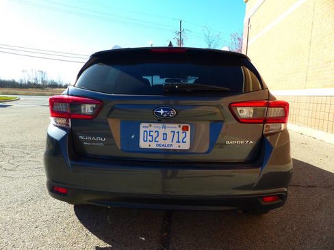 Used 2021 Subaru Impreza 2.0i Premium image 8