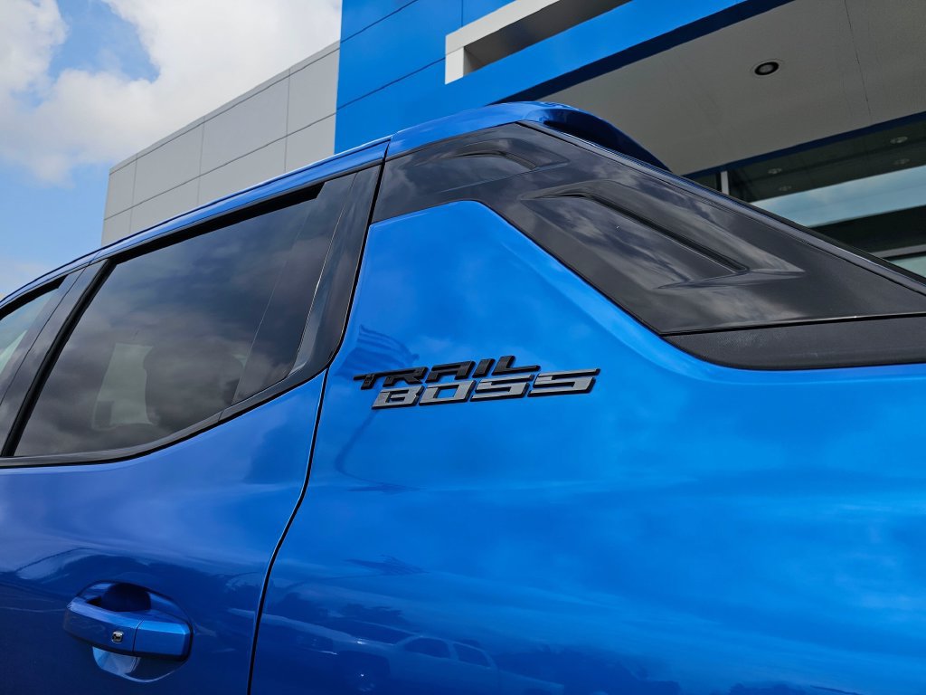 Used 2026 Chevrolet Silverado EV Trail Boss AWD/4WD image 20