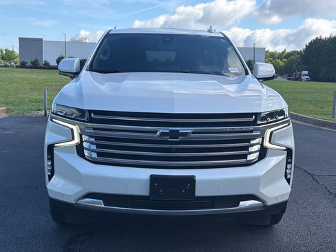 Used 2023 Chevrolet Tahoe High Country AWD/4WD image 3