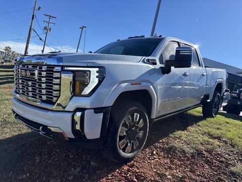 Used 2025 GMC Sierra 2500 Denali w/ Denali Reserve Package image 9