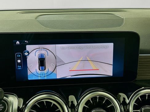 New 2026 Mercedes-Benz GLB 250 4MATIC image 14