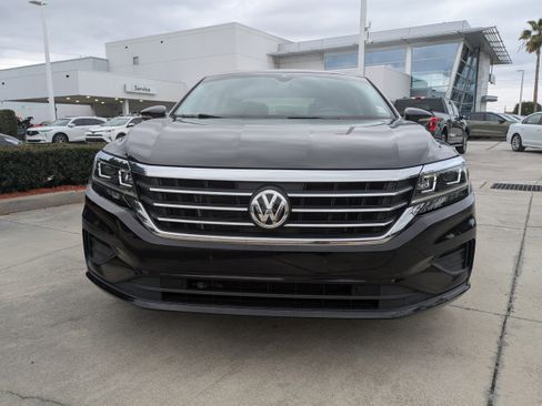 Used 2020 Volkswagen Passat 2.0T SEL image 9