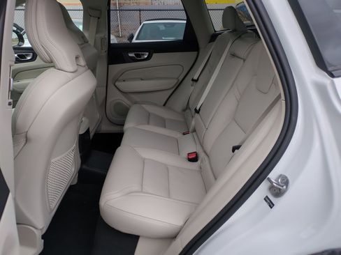 New 2026 Volvo XC60 T8 Ultra w/ Protection Package Premier AWD/4WD image 15