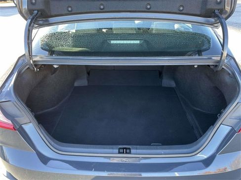 Used 2025 Toyota Camry SE image 13