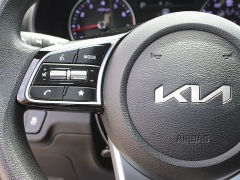 Used 2023 Kia Forte LXS w/ LXS Technology Package FWD image 19