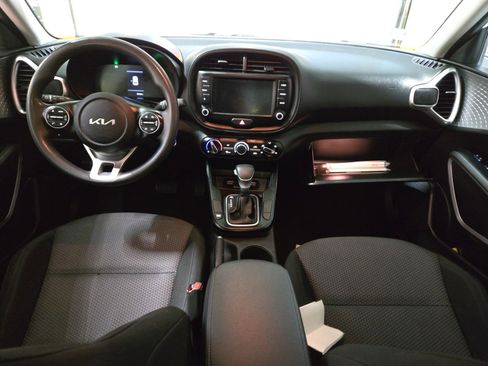 Used 2023 Kia Soul LX FWD image 11