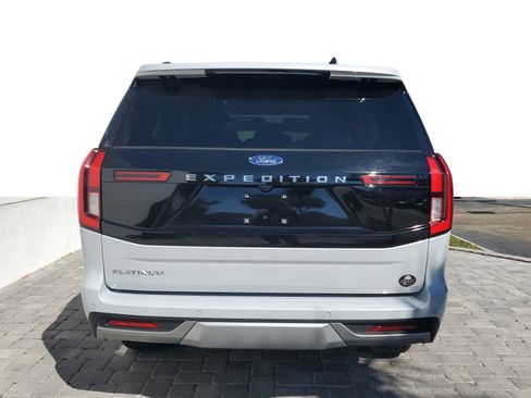 Used 2025 Ford Expedition Platinum w/ Driver's Package image 5