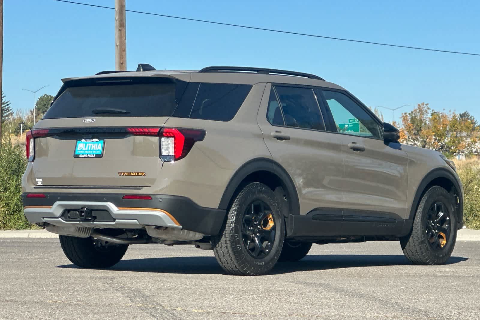 New 2027 Ford Explorer Tremor w/ Tremor Convenience Package AWD/4WD image 2