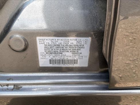 Used 2024 Nissan Versa SV FWD image 5