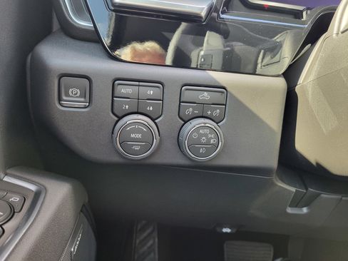 Used 2026 Chevrolet Silverado 1500 LT Trail Boss w/ Convenience Package II image 21