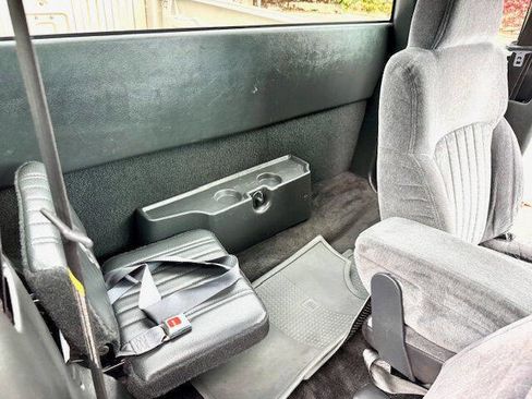 Used 2001 Chevrolet S10 Pickup LS w/ Preferred Equipment Group image 21