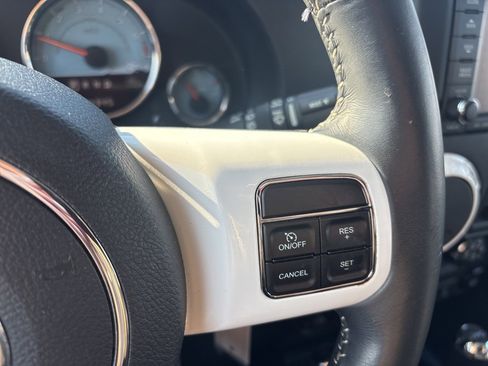 Used 2014 Jeep Wrangler Unlimited Sahara image 22