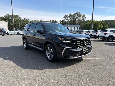 Certified 2025 Honda Pilot EX-L image 4