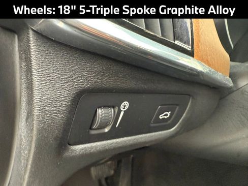 Used 2022 Volvo S90 B6 Momentum image 15